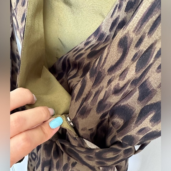 Lost in Lunar - Dress - Tie front - Green/ Dark Brown - Sleeve - Animal Print - Picture 3 of 8
